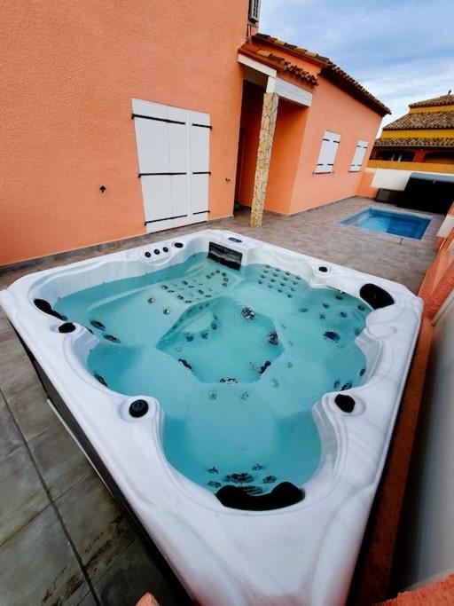 Villa H2o - Jacuzzi & Piscine Chauffee *
