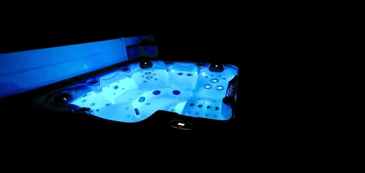 H2o - Jacuzzi & Piscine Chauffee Le Barcarès